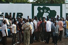 Côte d’Ivoire : des jeunes manifestent ‘’bruyamment’’ devant le siège du Pdci